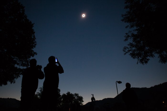 Total Eclipse 2017 Vs 2025